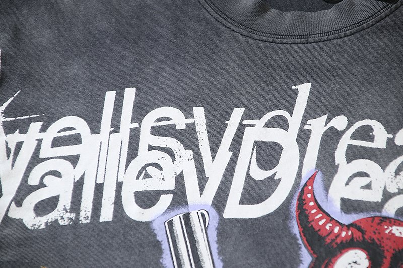 VALE USA Distressed Dreams Graphic T-Shirt